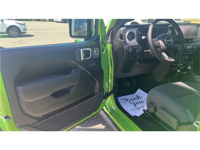 2025 Jeep Wrangler Sport (Stk: TS101) in Kamloops - Image 11 of 27