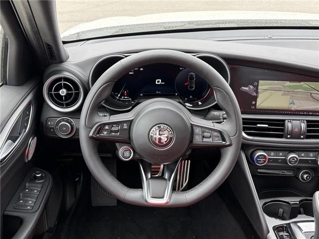 2026 Alfa Romeo Giulia Base (Stk: 922AR) in Oakville - Image 15 of 17