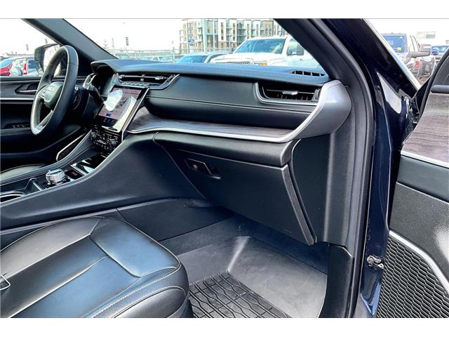 2024 Jeep Grand Cherokee Limited (Stk: 14297U) in Calgary - Image 16 of 34 2024 Jeep Grand Cherokee Limited (Stk: 14297U) in Calgary - Image 16 of 34