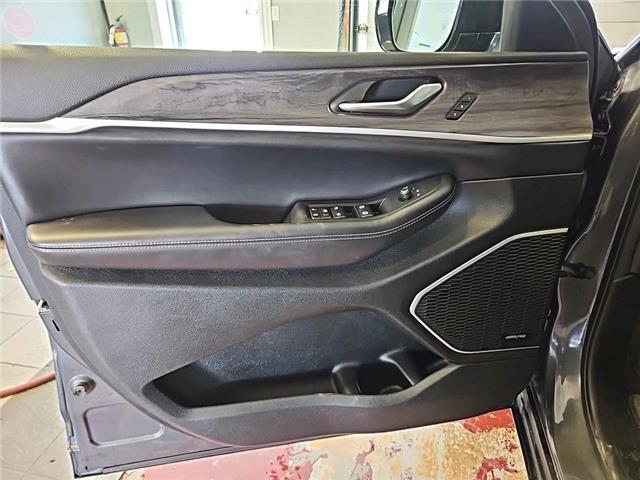 2022 Jeep Grand Cherokee 4xe Base (Stk: 755905) in Lower Sackville - Image 3 of 9