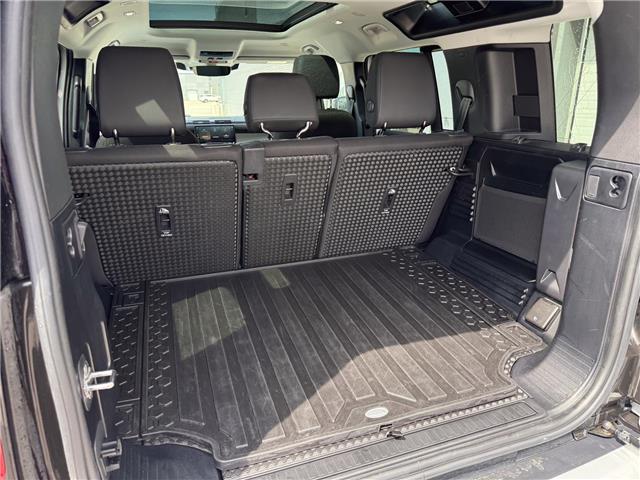 2025 Land Rover Defender P300 S (Stk: U11175) in London - Image 7 of 26