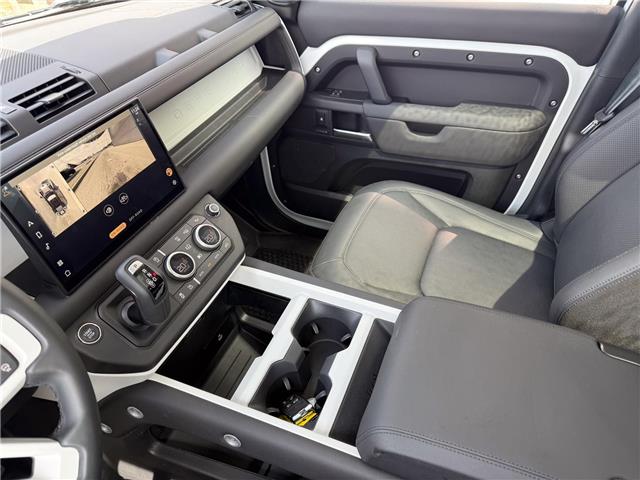 2025 Land Rover Defender P300 S (Stk: U11175) in London - Image 20 of 26