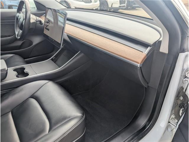 2019 Tesla Model 3 Standard Range (Stk: T-873A) in Calgary - Image 11 of 25