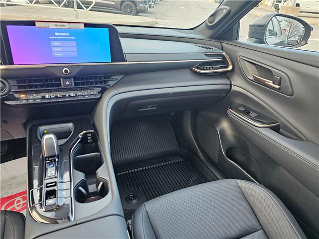 2025 Toyota Crown Signia Limited (Stk: P3825) in Bowmanville - Image 17 of 29