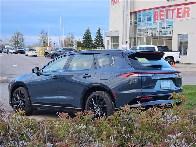 2025 Toyota Crown Signia Limited in Bowmanville - Image 8 of 29