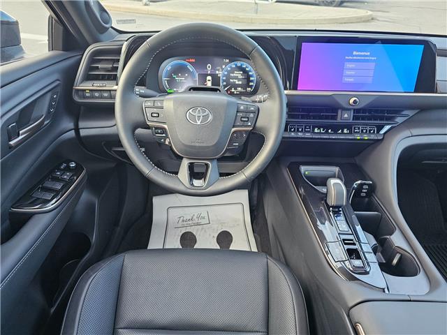 2025 Toyota Crown Signia Limited in Bowmanville - Image 19 of 29