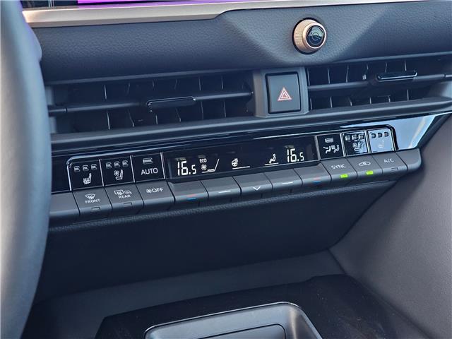 2025 Toyota Crown Signia Limited in Bowmanville - Image 27 of 29