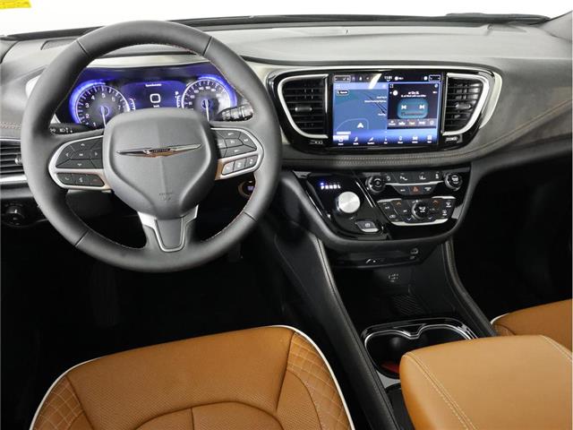 2026 Chrysler Pacifica Pinnacle (Stk: 26T200) in Calgary - Image 12 of 20