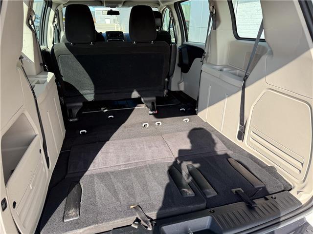 2016 Dodge Grand Caravan SE/SXT (Stk: 26240A) in London - Image 8 of 23