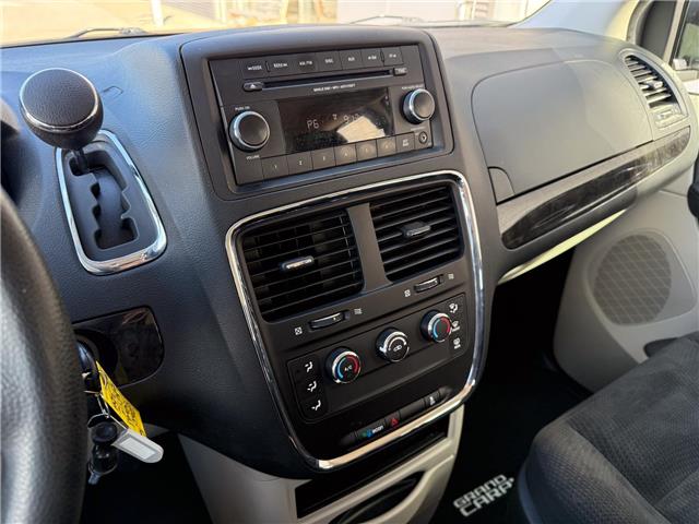 2016 Dodge Grand Caravan SE/SXT (Stk: 26240A) in London - Image 18 of 23