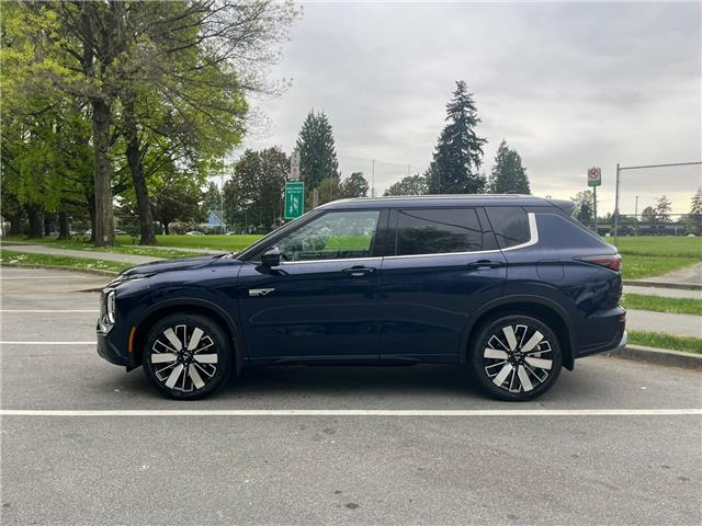 2026 Mitsubishi Outlander PHEV GT (Stk: Z609137) in North Vancouver - Image 2 of 21