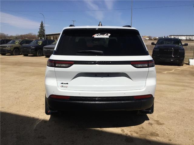 2025 Jeep Grand Cherokee Laredo (Stk: FF077) in Swan River - Image 3 of 23