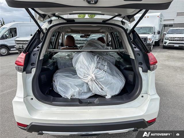 2018 Nissan Rogue SL (Stk: T45601A) in Richmond - Image 12 of 25