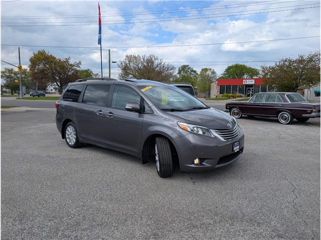 2017 Toyota Sienna XLE 7 Passenger (Stk: B1969) in Sarnia - Image 3 of 31