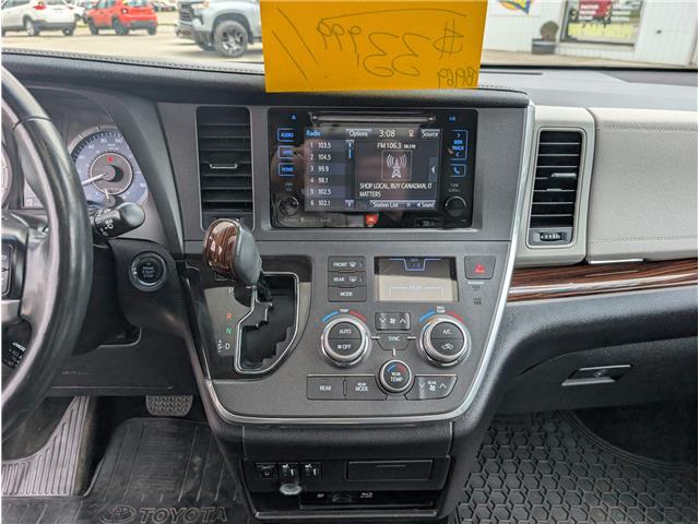 2017 Toyota Sienna XLE 7 Passenger (Stk: B1969) in Sarnia - Image 18 of 31