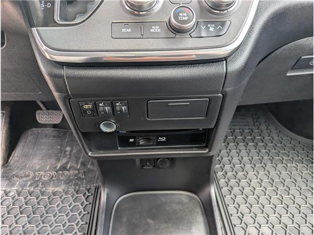 2017 Toyota Sienna XLE 7 Passenger (Stk: B1969) in Sarnia - Image 20 of 31