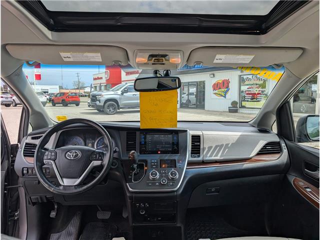 2017 Toyota Sienna XLE 7 Passenger (Stk: B1969) in Sarnia - Image 24 of 31