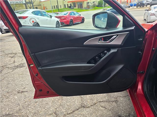2018 Mazda Mazda3 GS (Stk: 2604153) in Waterloo - Image 10 of 22