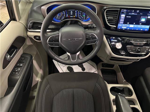 2024 Chrysler Grand Caravan SXT (Stk: 44012J) in Belleville - Image 16 of 39