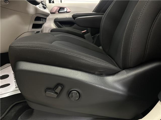 2024 Chrysler Grand Caravan SXT (Stk: 44012J) in Belleville - Image 18 of 39