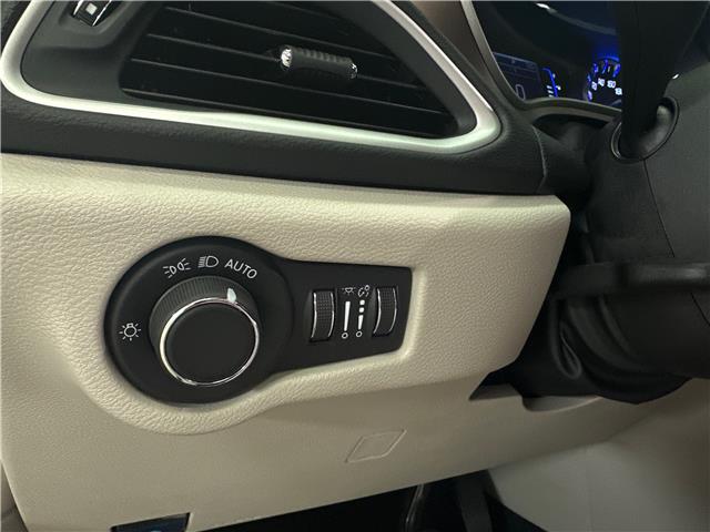 2024 Chrysler Grand Caravan SXT (Stk: 44012J) in Belleville - Image 20 of 39