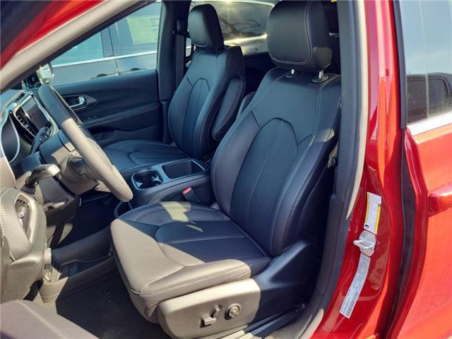 2026 Chrysler Pacifica Select (Stk: 260330) in Windsor - Image 13 of 24 2026 Chrysler Pacifica Select (Stk: 260330) in Windsor - Image 13 of 24