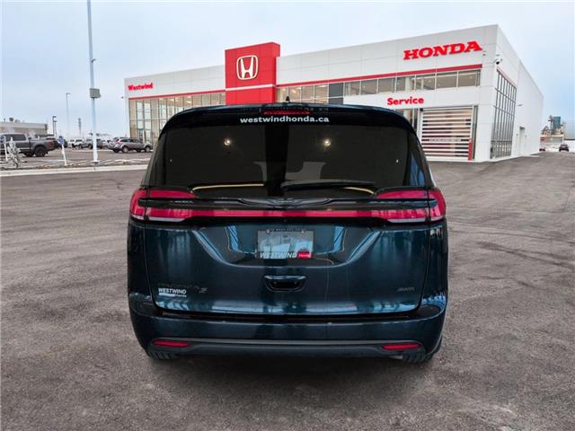 2022 Chrysler Pacifica Touring (Stk: C1721) in Lethbridge - Image 4 of 21 2022 Chrysler Pacifica Touring (Stk: C1721) in Lethbridge - Image 4 of 21