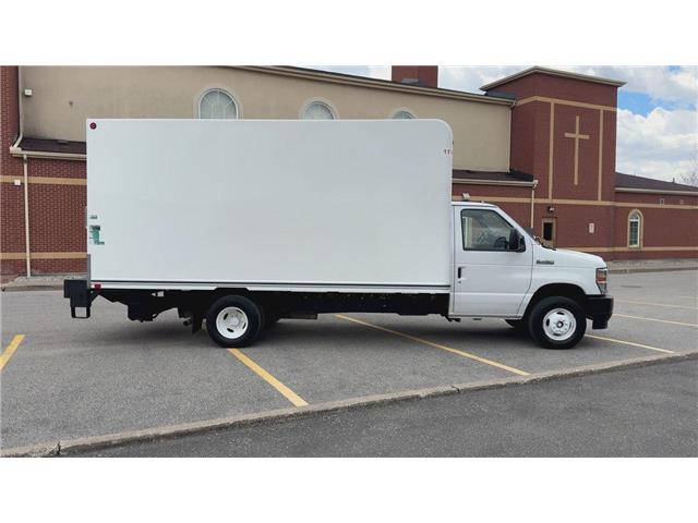 2019 Ford E-450 Cutaway  (Stk: NP8074) in Vaughan - Image 2 of 31