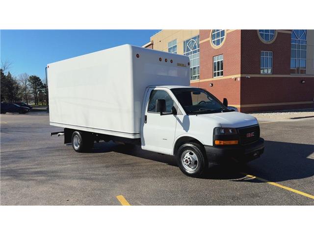 2019 GMC Savana Cutaway Work Van (Stk: NP5252) in Vaughan - Image 3 of 32