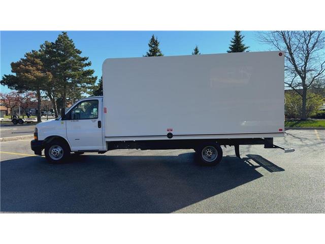 2019 GMC Savana Cutaway Work Van (Stk: NP5252) in Vaughan - Image 6 of 32
