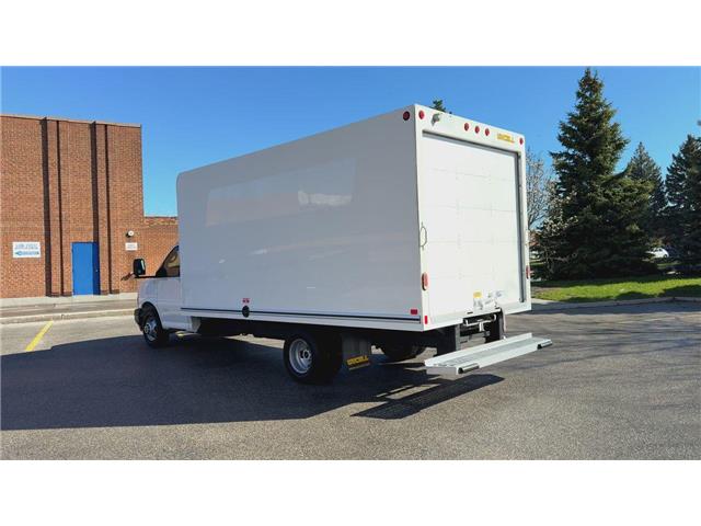 2019 GMC Savana Cutaway Work Van (Stk: NP5252) in Vaughan - Image 7 of 32