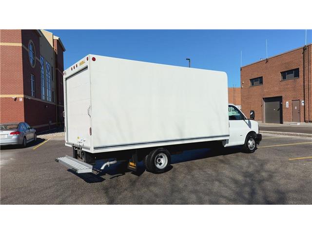 2019 GMC Savana Cutaway Work Van (Stk: NP5252) in Vaughan - Image 9 of 32
