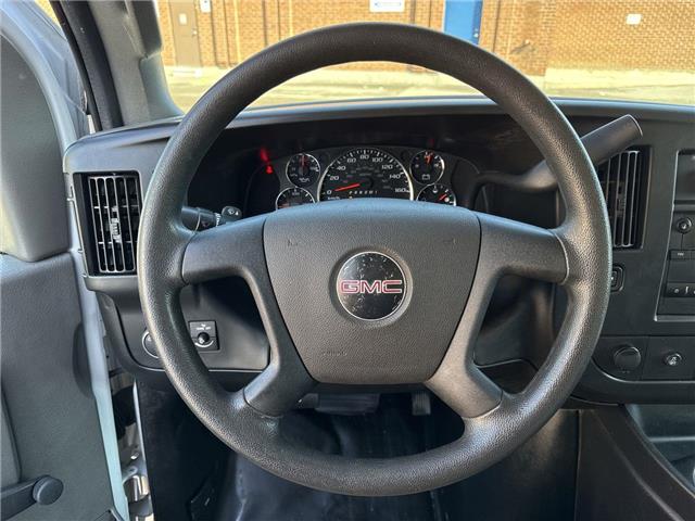 2019 GMC Savana Cutaway Work Van (Stk: NP5252) in Vaughan - Image 13 of 32