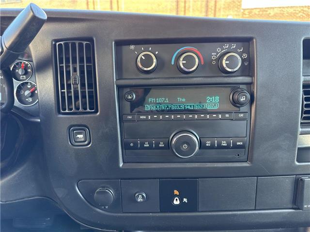2019 GMC Savana Cutaway Work Van (Stk: NP5252) in Vaughan - Image 15 of 32