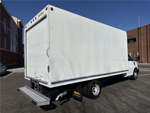 2019 GMC Savana Cutaway Work Van (Stk: NP5252) in Vaughan - Image 26 of 32