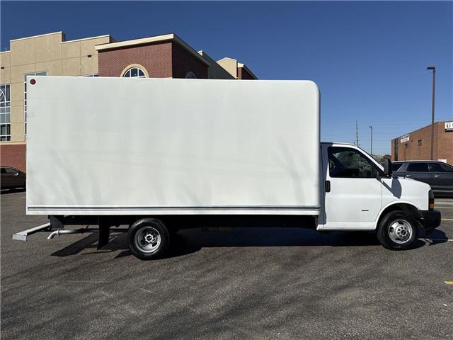2019 GMC Savana Cutaway Work Van (Stk: NP5252) in Vaughan - Image 27 of 32