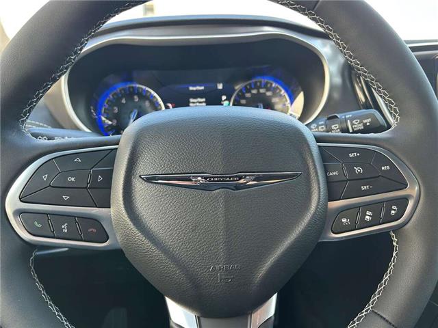 2026 Chrysler Pacifica Select (Stk: 26-0110) in Toronto - Image 10 of 18