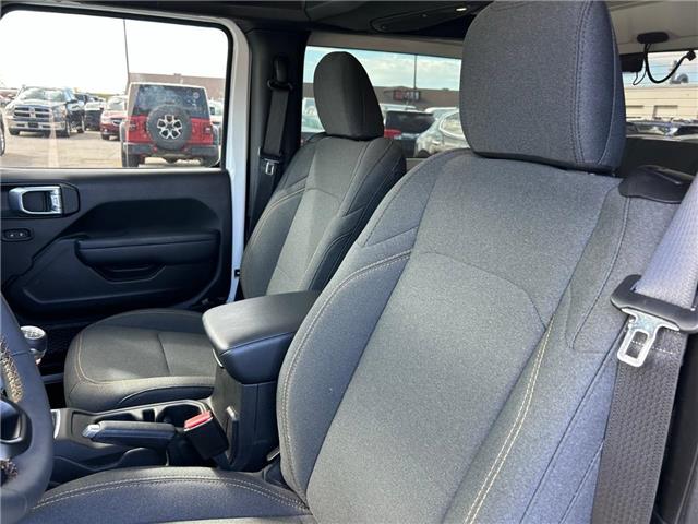 2025 Jeep Wrangler Sport (Stk: 1115) in Kitchener - Image 7 of 12