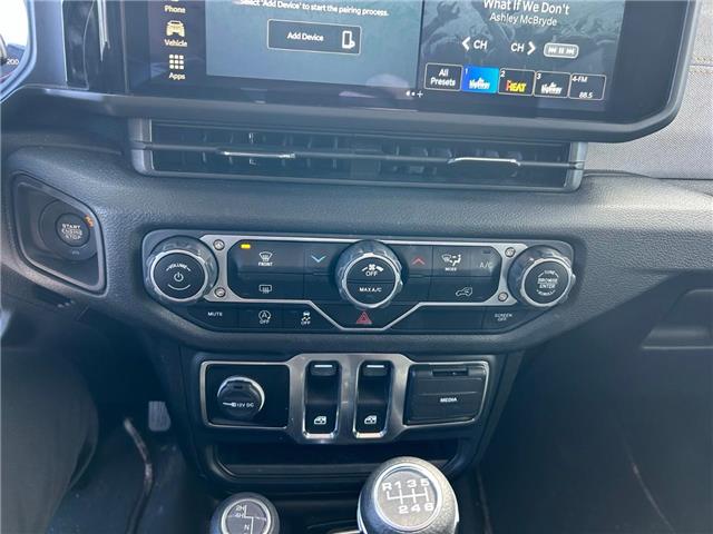 2025 Jeep Wrangler Sport (Stk: 1115) in Kitchener - Image 10 of 12