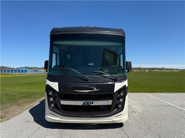 2022 Ford F-53 Motorhome Chassis Base (Stk: A13841) in Watford - Image 3 of 31