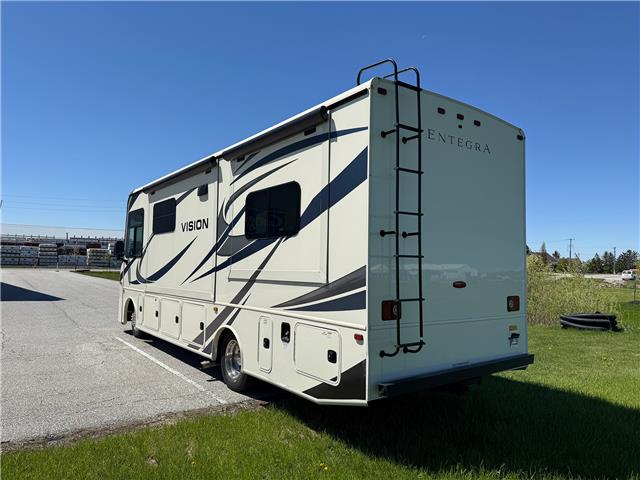 2022 Ford F-53 Motorhome Chassis Base (Stk: A13841) in Watford - Image 5 of 31