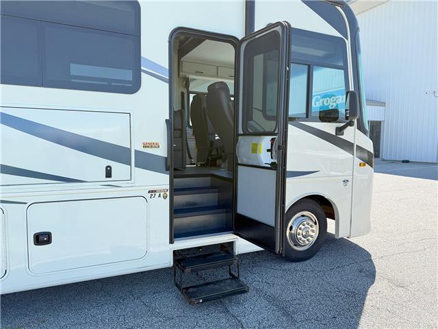 2022 Ford F-53 Motorhome Chassis Base (Stk: A13841) in Watford - Image 11 of 31