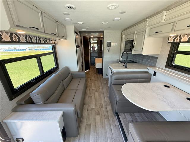 2022 Ford F-53 Motorhome Chassis Base (Stk: A13841) in Watford - Image 24 of 31