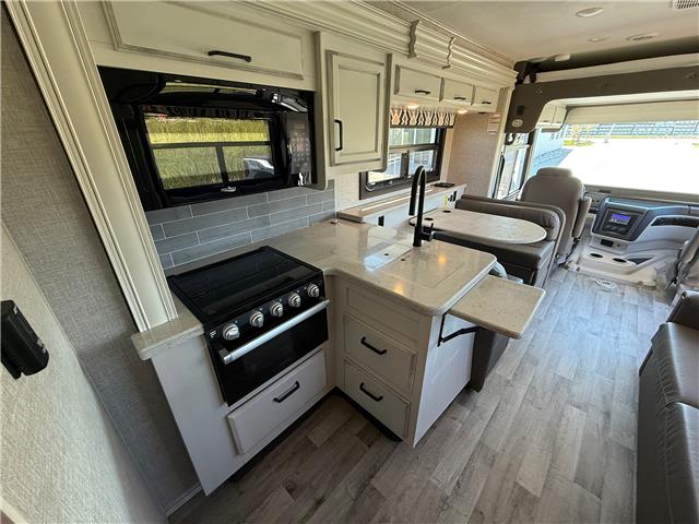 2022 Ford F-53 Motorhome Chassis Base (Stk: A13841) in Watford - Image 26 of 31