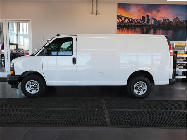 2024 GMC Savana 2500 Work Van (Stk: B20154) in Calgary - Image 4 of 15