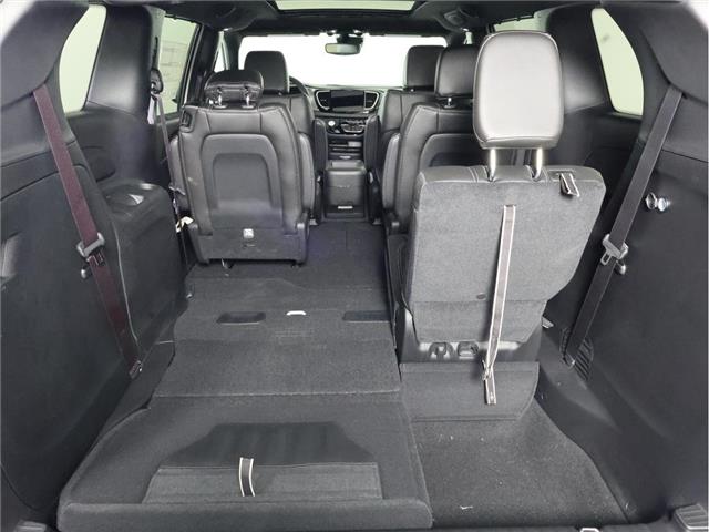 2026 Chrysler Pacifica Select (Stk: 26T199) in Calgary - Image 8 of 19