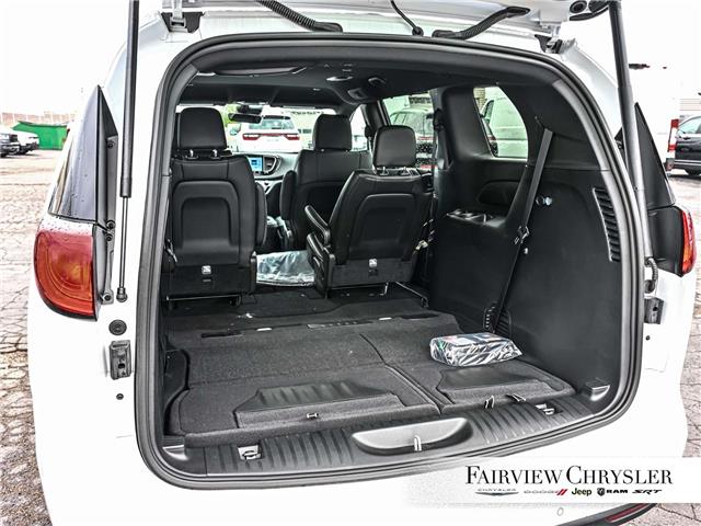 2026 Chrysler Grand Caravan SXT (Stk: TR2553) in Burlington - Image 6 of 31