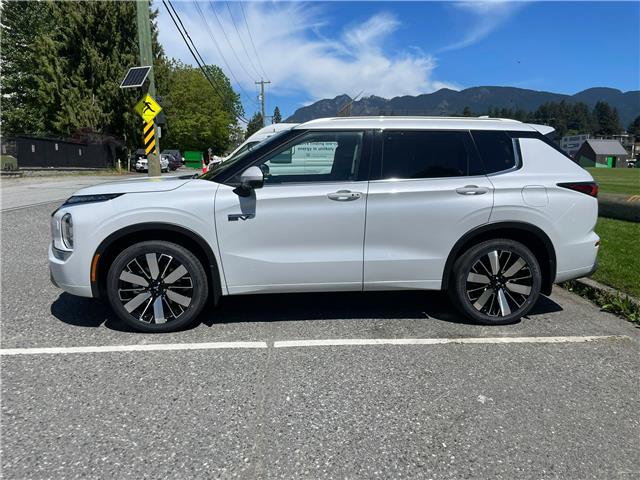 2026 Mitsubishi Outlander PHEV GT (Stk: 610585) in North Vancouver - Image 2 of 13