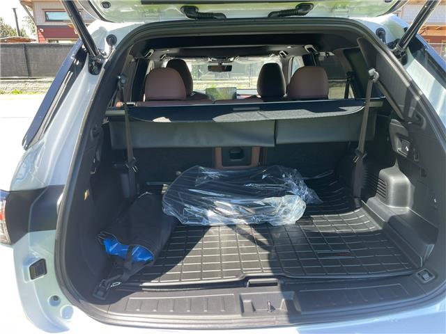 2026 Mitsubishi Outlander PHEV GT (Stk: 610585) in North Vancouver - Image 8 of 13