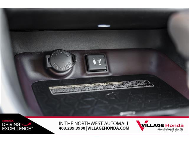2019 Toyota RAV4 Limited (Stk: VR0537B) in Calgary - Image 23 of 34
